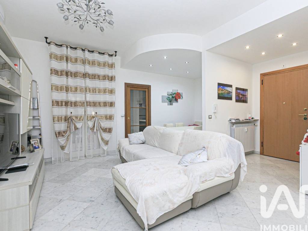 appartamento in vendita a Genova in zona Sestri Ponente