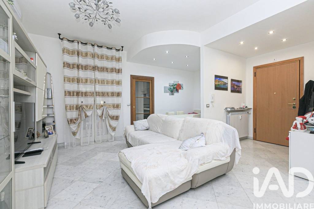 appartamento in vendita a Genova in zona Sestri Ponente