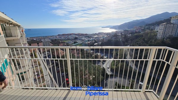 appartamento in vendita a Genova in zona Palmaro / Pra'