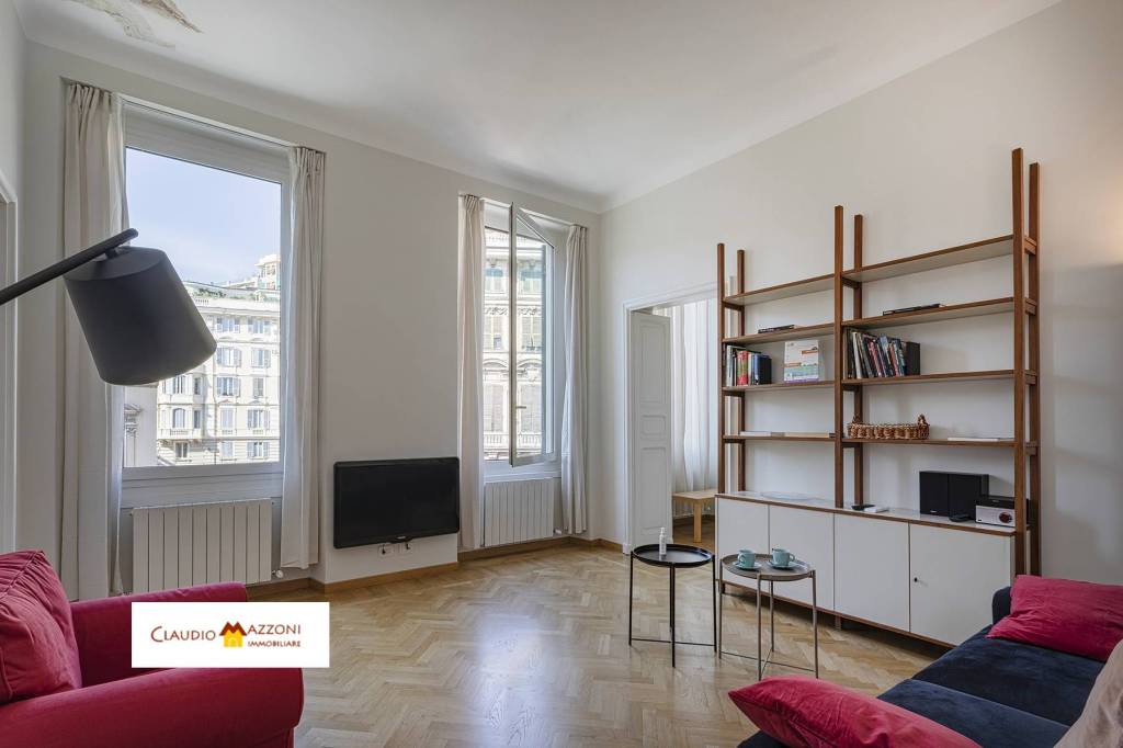 appartamento in vendita a Genova in zona Sottoripa / Maddalena / Molo