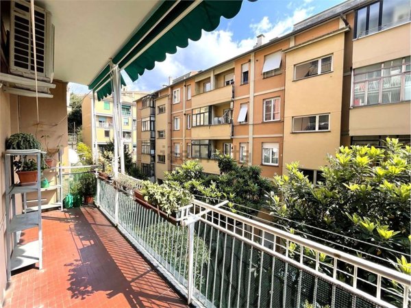 appartamento in vendita a Genova in zona Oregina