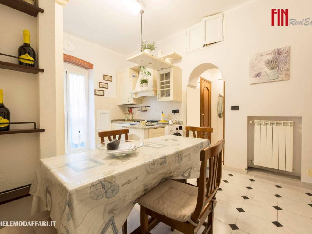 appartamento in vendita a Genova in zona Sturla