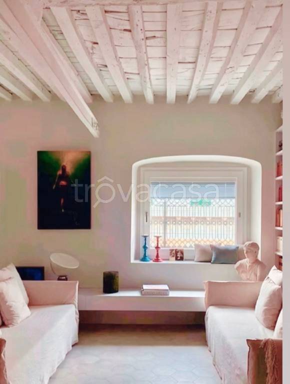 appartamento in vendita a Genova in zona Sottoripa / Maddalena / Molo