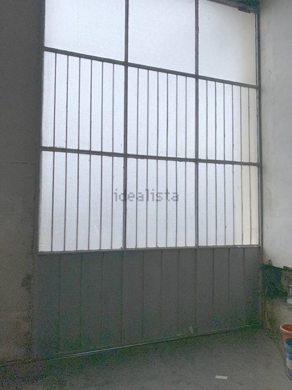 capannone in vendita a Genova in zona Bolzaneto