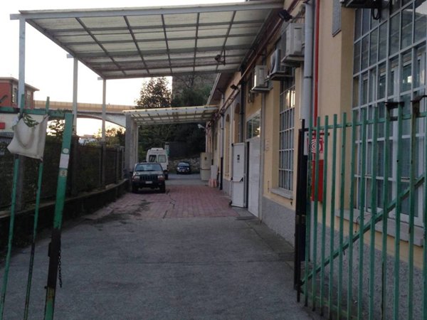 locale commerciale in vendita a Genova in zona Borzoli