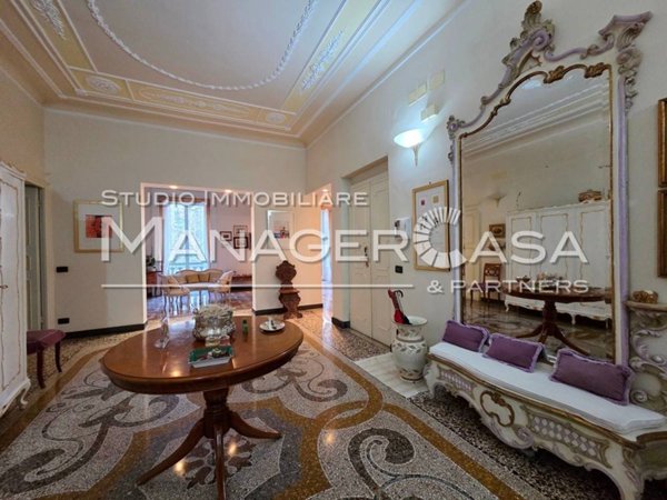 appartamento in vendita a Genova in zona Carignano