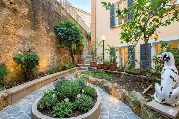 appartamento in vendita a Genova in zona Castelletto