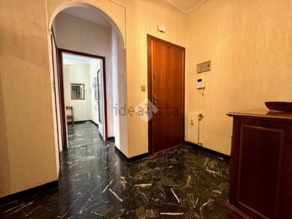 appartamento in vendita a Genova in zona Quarto dei Mille