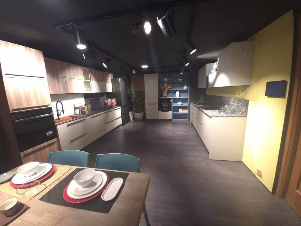 negozio in vendita a Genova in zona Staglieno