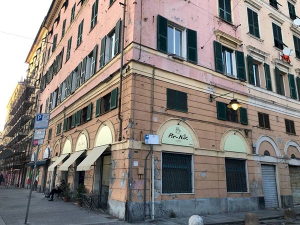 appartamento in vendita a Genova in zona Sottoripa / Maddalena / Molo