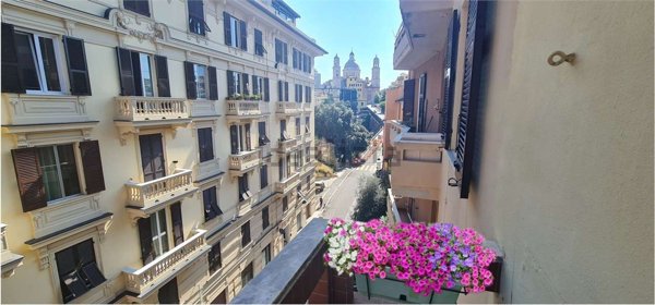 appartamento in vendita a Genova in zona Sottoripa / Maddalena / Molo