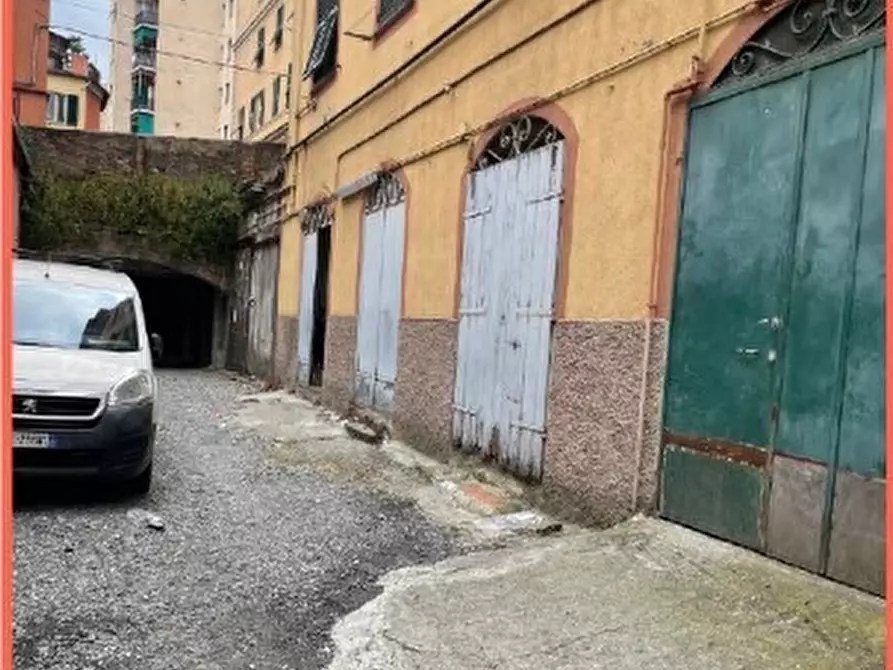 locale di sgombero in vendita a Genova