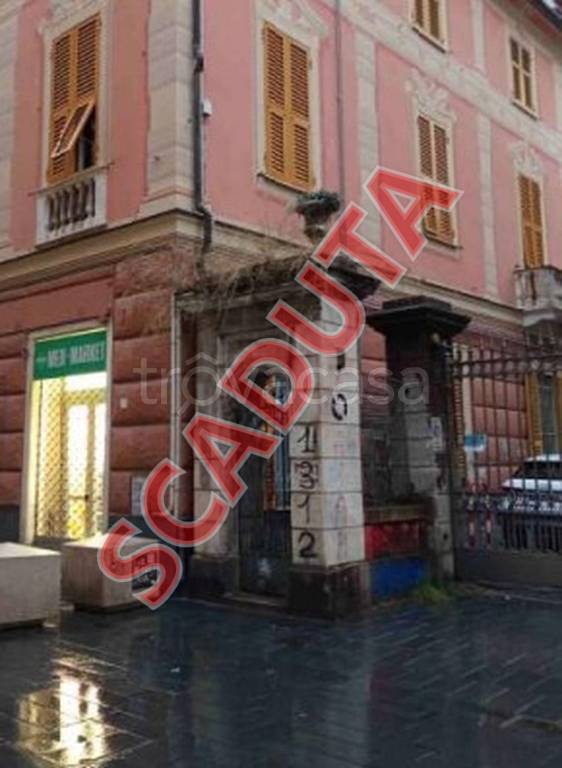 negozio in vendita a Genova in zona Sestri Ponente