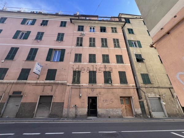 appartamento in vendita a Genova in zona Rivarolo