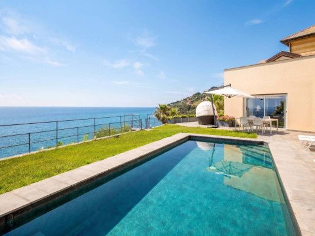 casa indipendente in vendita a Genova in zona Crevari