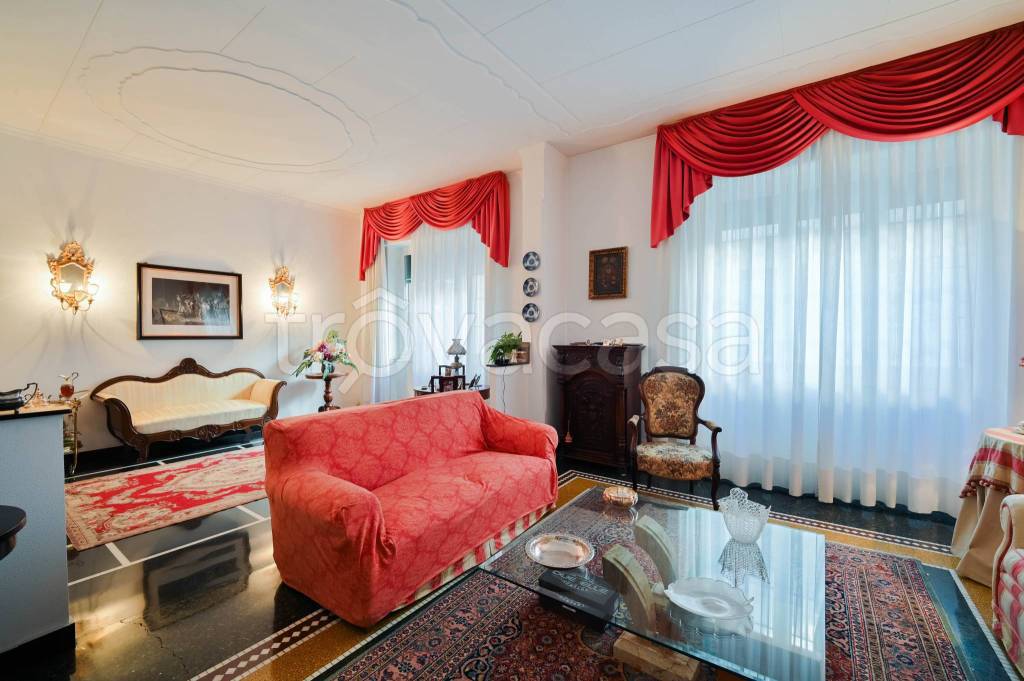 appartamento in vendita a Genova in zona Foce