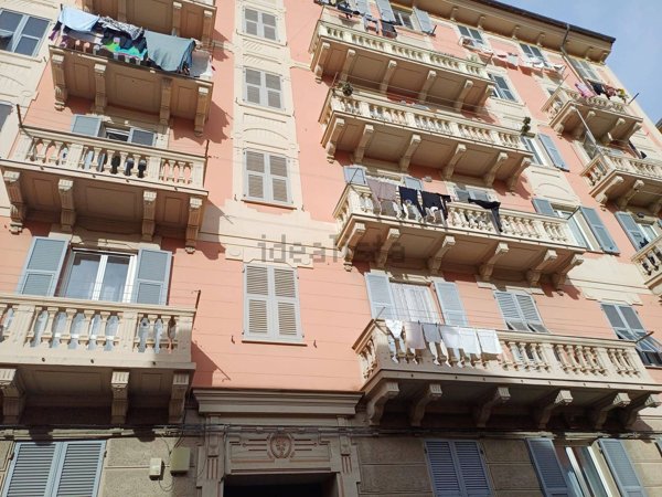 appartamento in vendita a Genova in zona Sestri Ponente
