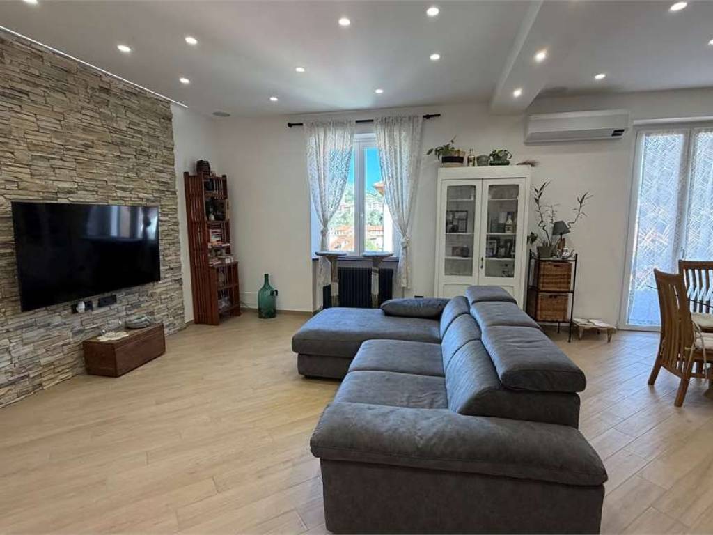 appartamento in vendita a Genova in zona Pontedecimo