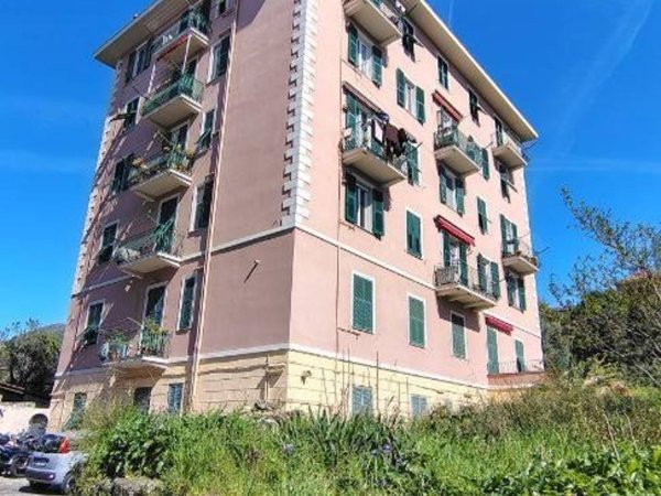 appartamento in vendita a Genova in zona Sestri Ponente