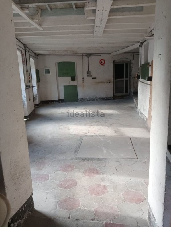 locale di sgombero in vendita a Genova in zona Pegli