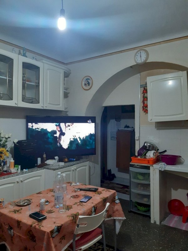 appartamento in vendita a Genova in zona Rivarolo