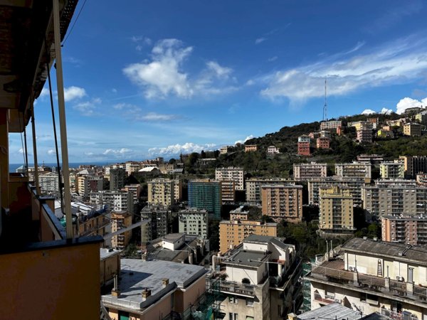 appartamento in vendita a Genova in zona Oregina