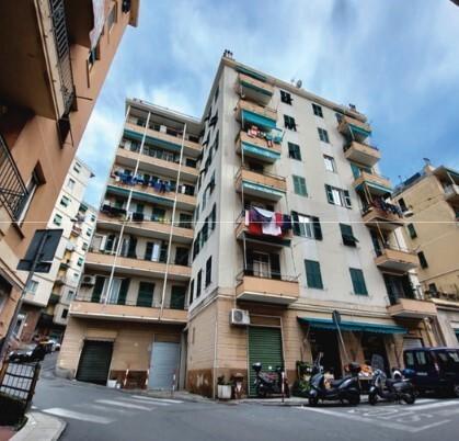 appartamento in vendita a Genova in zona Sestri Ponente