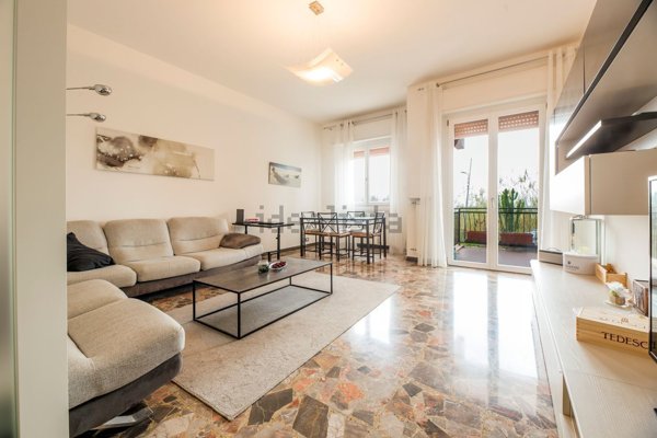 appartamento in vendita a Genova in zona Sestri Ponente