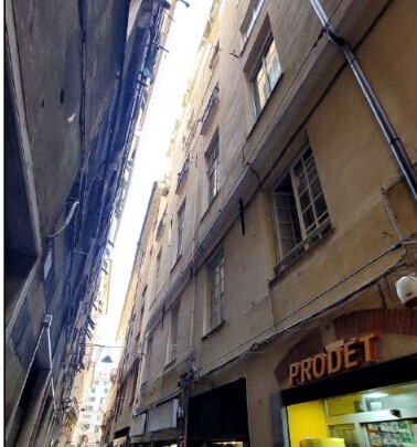 ufficio in vendita a Genova in zona Sottoripa / Maddalena / Molo