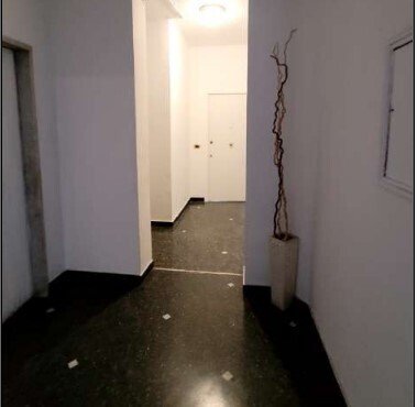 ufficio in vendita a Genova in zona Sottoripa / Maddalena / Molo