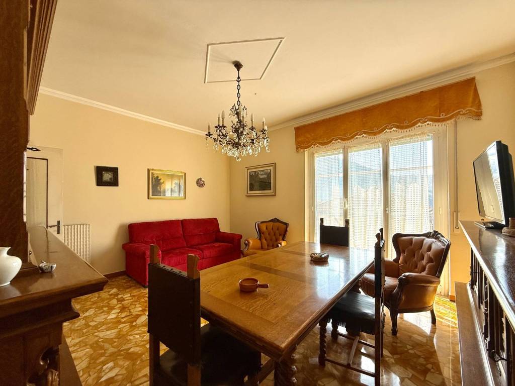 appartamento in vendita a Genova in zona Molassana