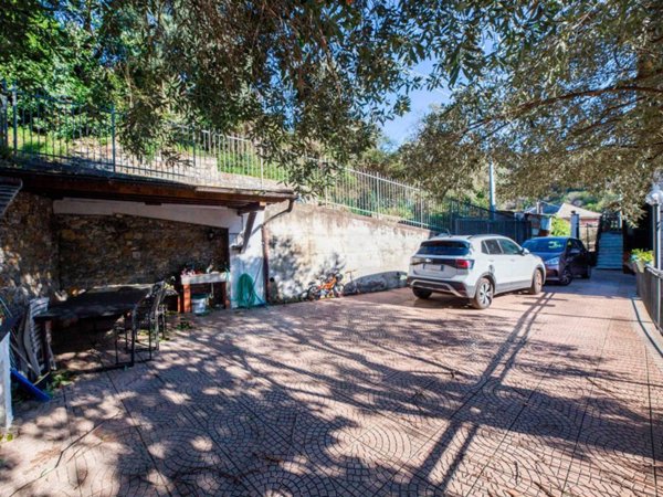 appartamento in vendita a Genova in zona Quezzi