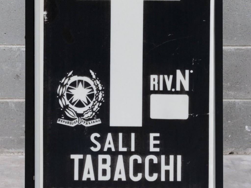 negozio in vendita a Genova in zona San Vincenzo