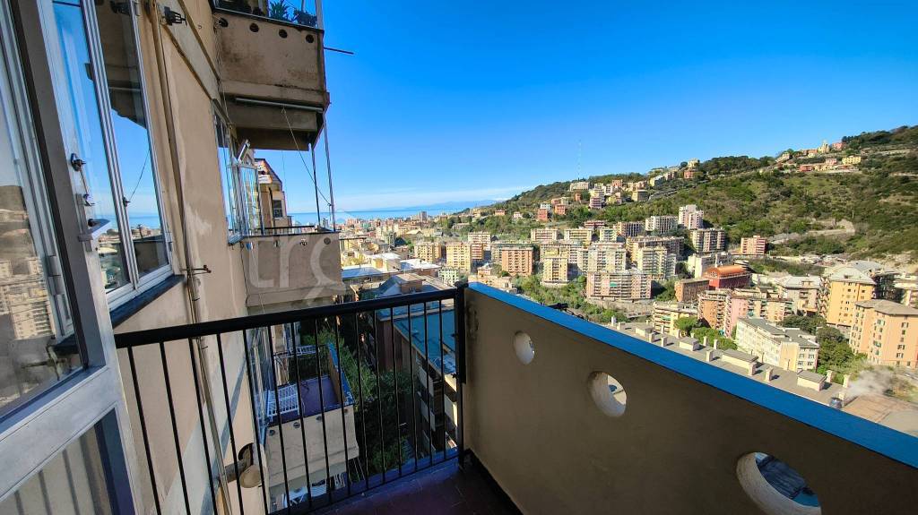 appartamento in vendita a Genova in zona Oregina