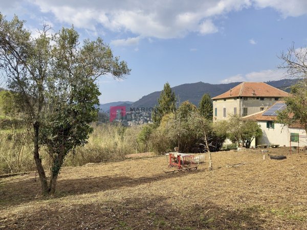 appartamento in vendita a Genova in zona Struppa