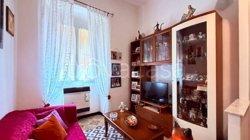 appartamento in vendita a Genova in zona Rivarolo