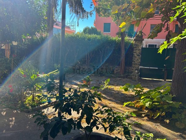 appartamento in vendita a Genova in zona Albaro