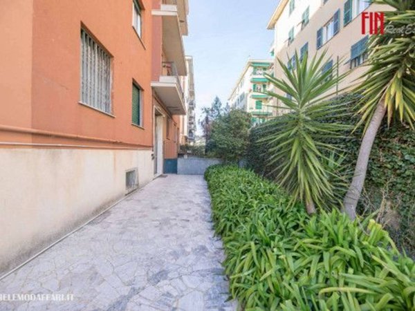 appartamento in vendita a Genova in zona Rivarolo