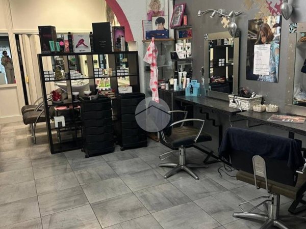 negozio in vendita a Genova in zona Sampierdarena