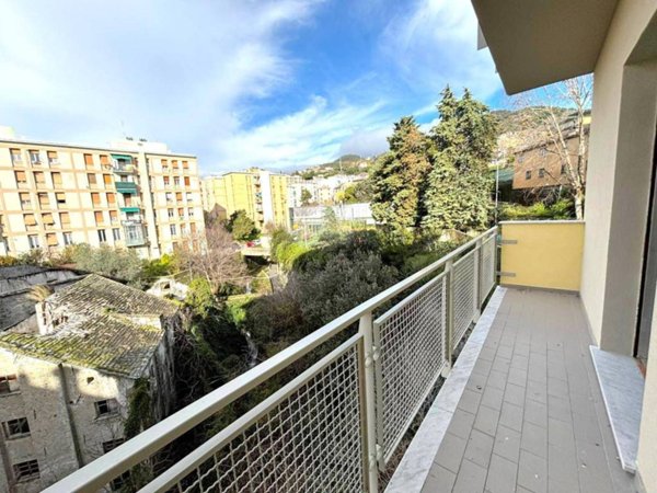 appartamento in vendita a Genova in zona Sestri Ponente