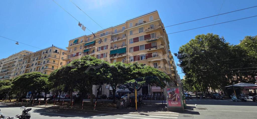 appartamento in vendita a Genova in zona Foce