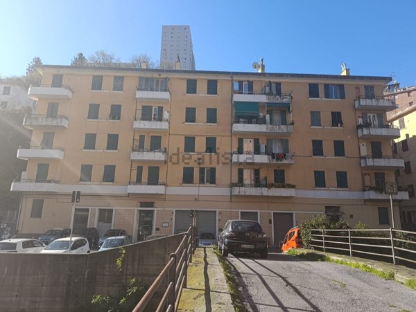 appartamento in vendita a Genova in zona Bolzaneto