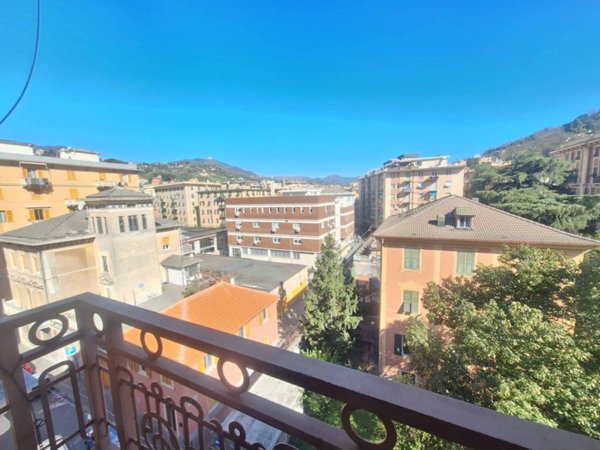 appartamento in vendita a Genova in zona Bolzaneto