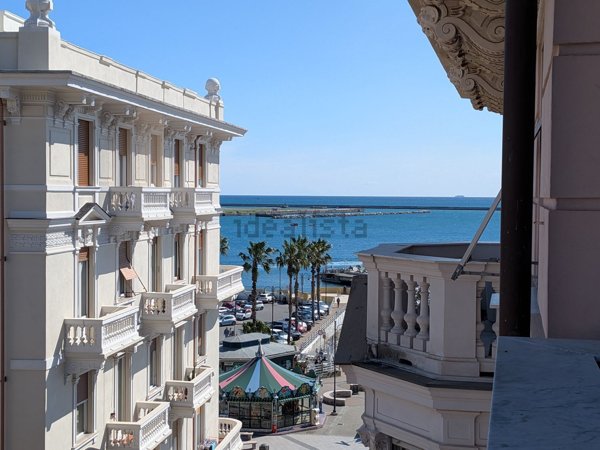 appartamento in vendita a Genova in zona Pegli