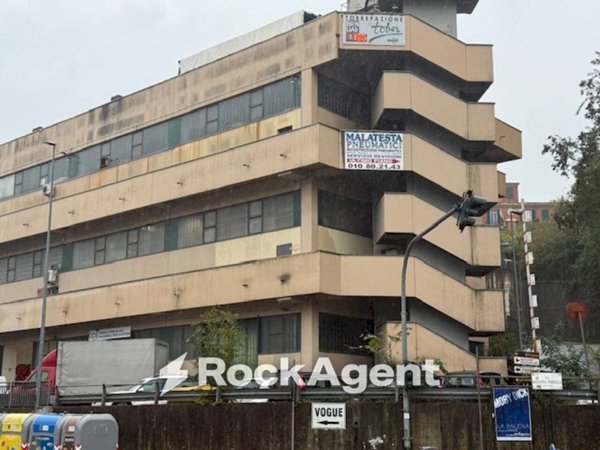ufficio in vendita a Genova in zona Struppa