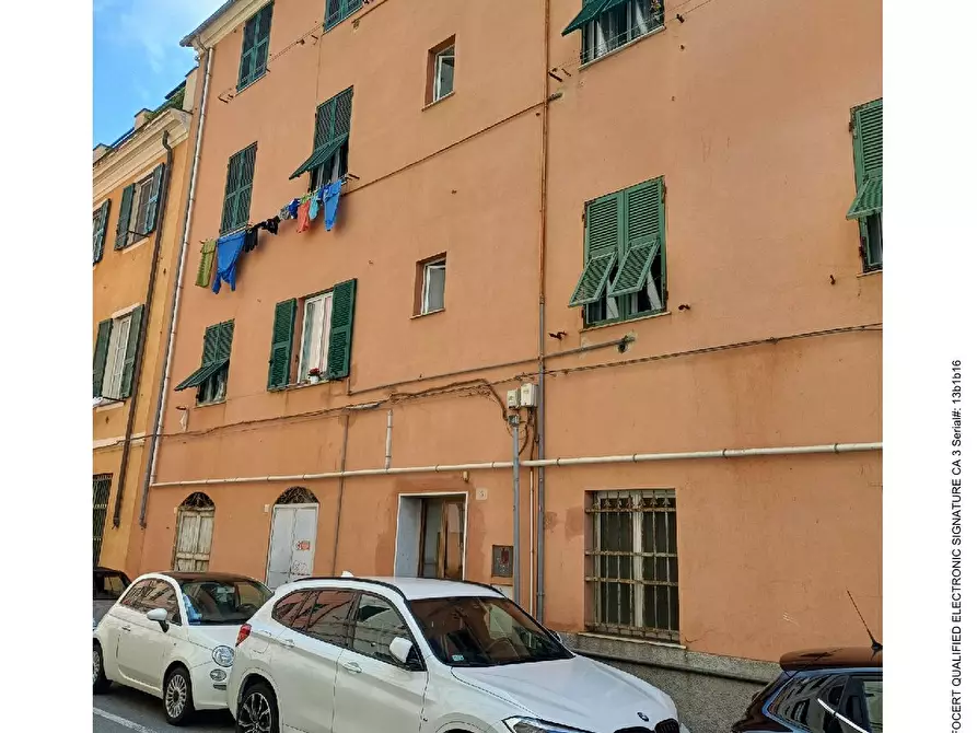 appartamento in vendita a Genova in zona Sestri Ponente