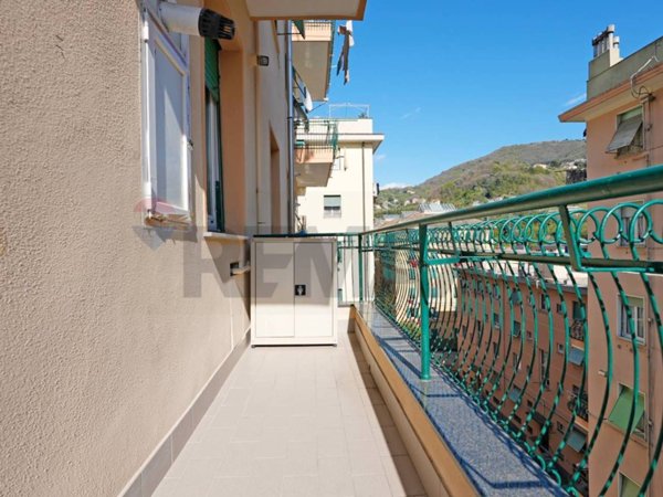 appartamento in vendita a Genova in zona Rivarolo