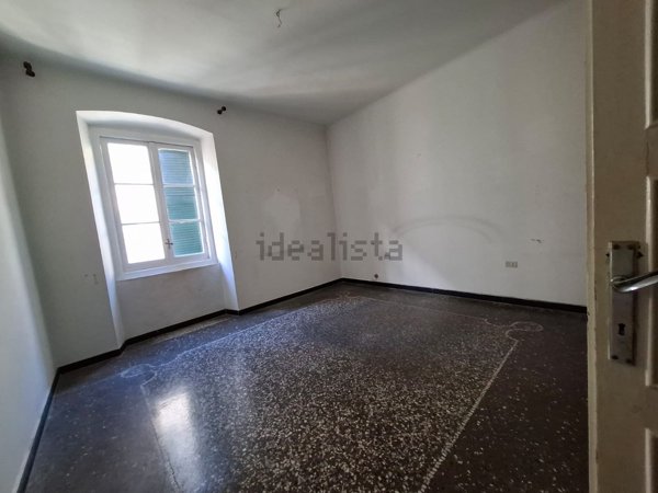 appartamento in vendita a Genova in zona Sestri Ponente