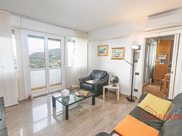 appartamento in vendita a Genova in zona Palmaro / Pra'