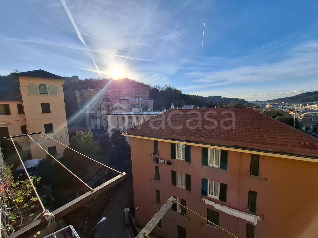 appartamento in vendita a Genova in zona Bolzaneto